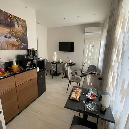 Ro&ro Luxury לינה וארוחת בוקר נאפולי