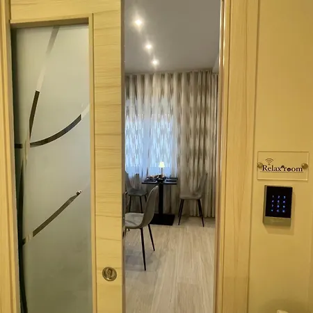 לינה וארוחת בוקר Ro&ro Luxury 4*