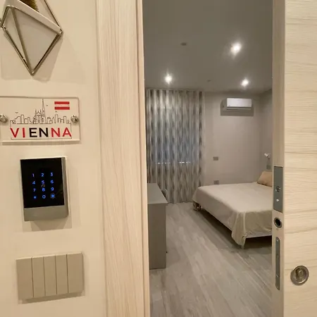 לינה וארוחת בוקר Ro&ro Luxury 4*