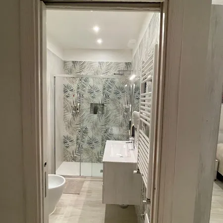 לינה וארוחת בוקר Ro&ro Luxury 4*