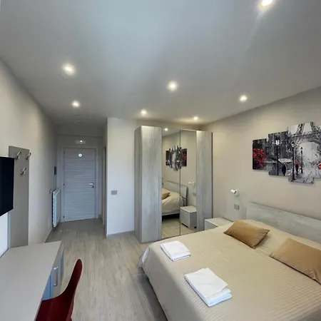 לינה וארוחת בוקר Ro&ro Luxury נאפולי