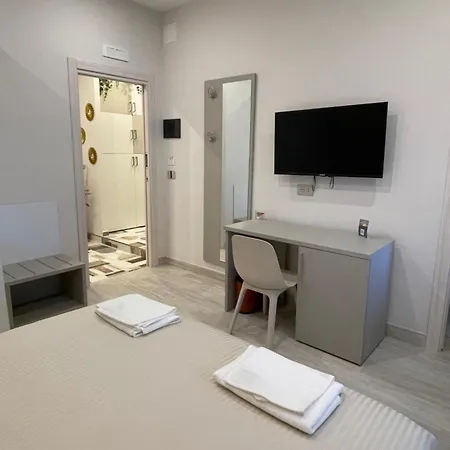 לינה וארוחת בוקר Ro&ro Luxury 4*